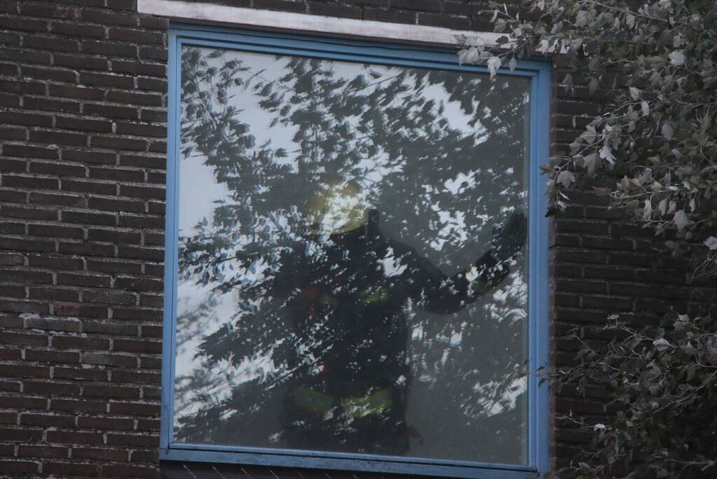 Brandweer oefent middelbrand met slachtoffers in slooppand