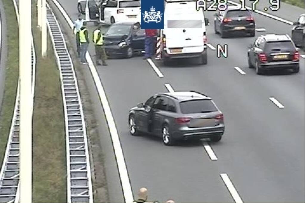 Twee rijstroken A28 dicht na ongeval
