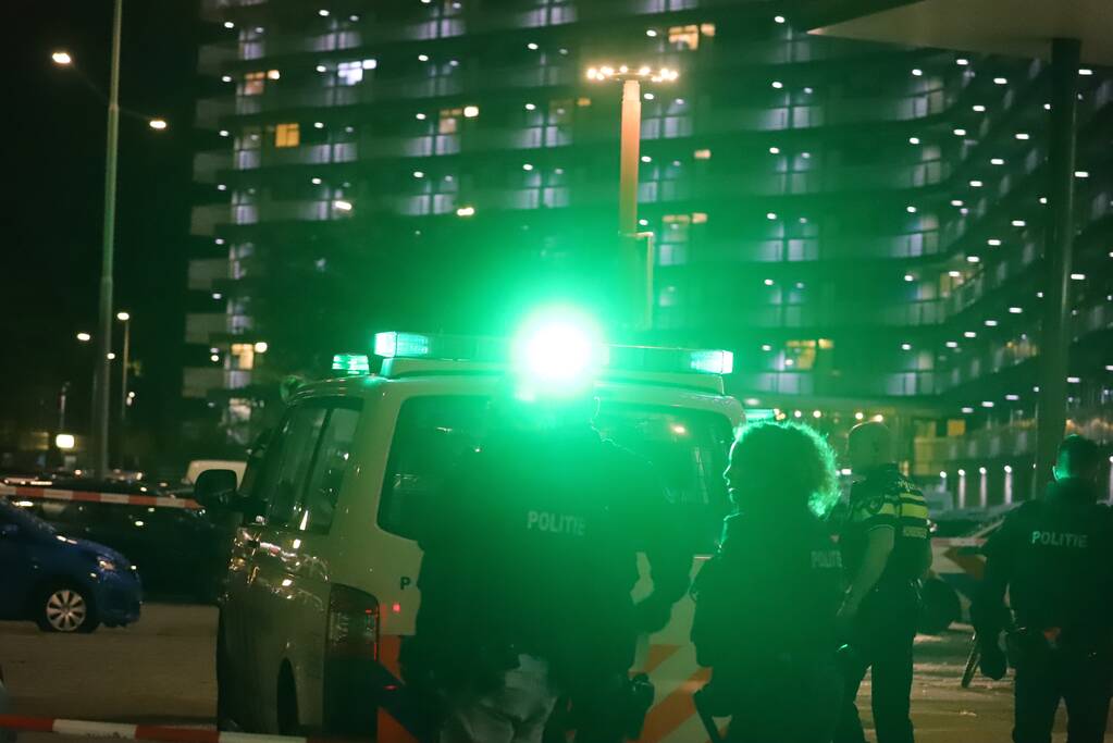 Man zwaargewond bij steekpartij in flatwoning