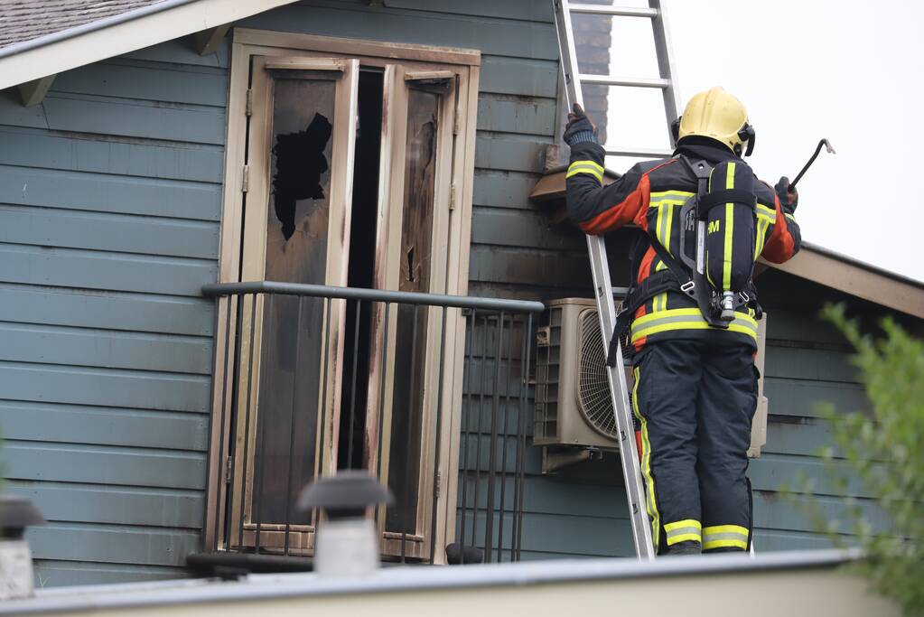 Veel rook bij brand in vrijstaande woning