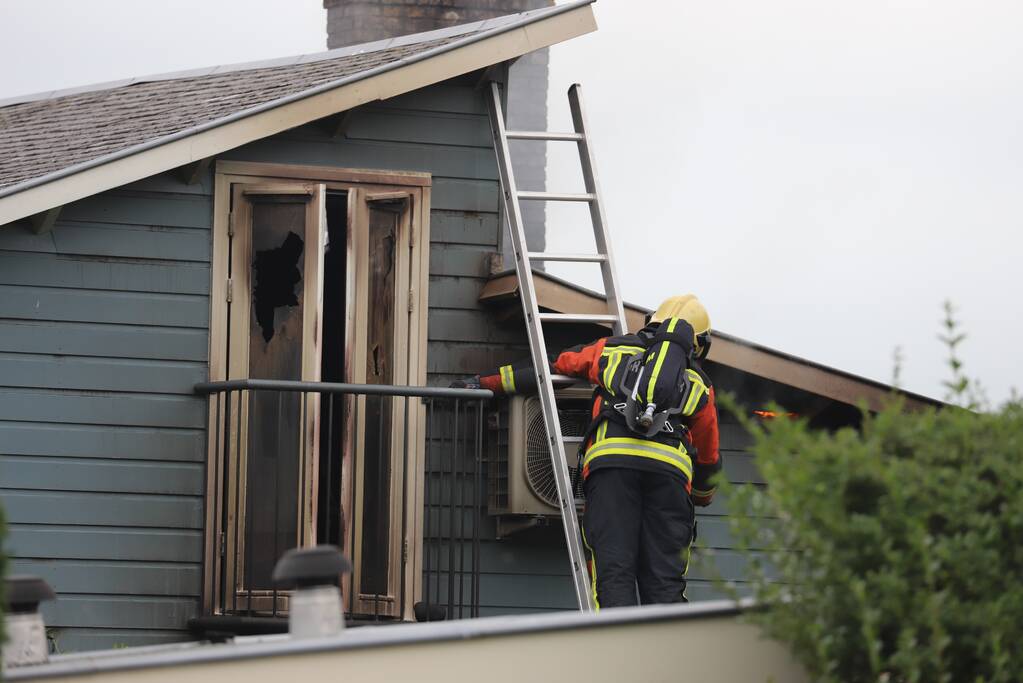 Veel rook bij brand in vrijstaande woning