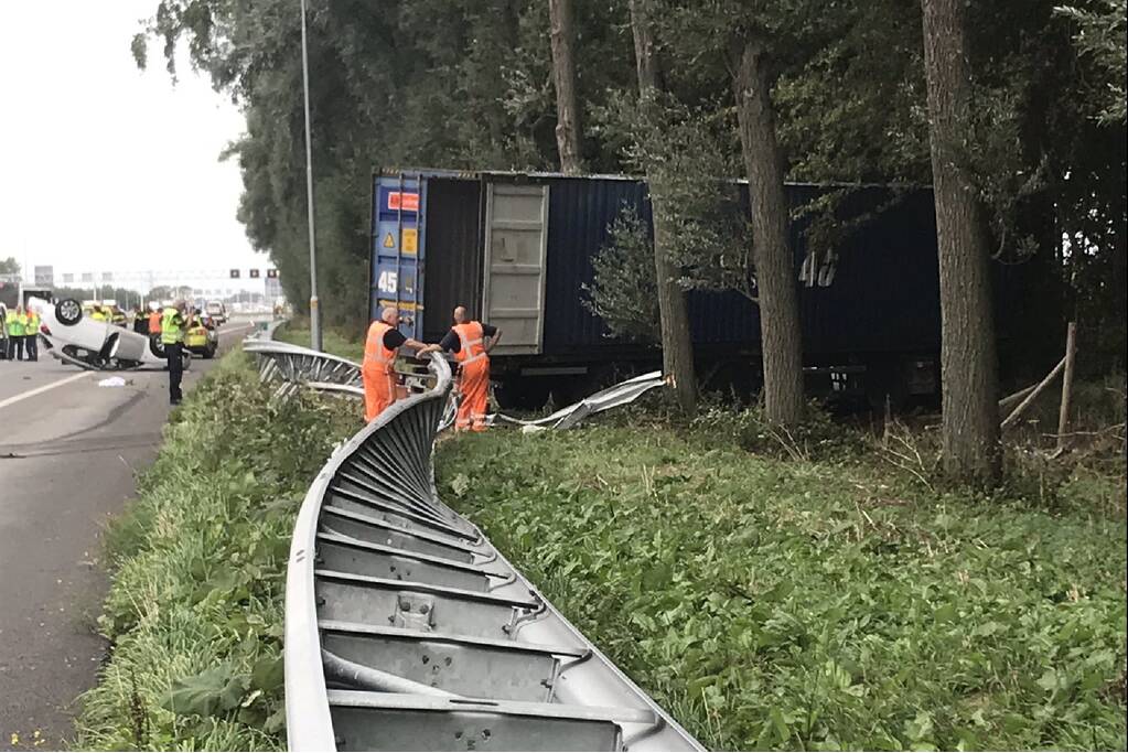 Ernstig ongeval op A16 met vrachtwagen