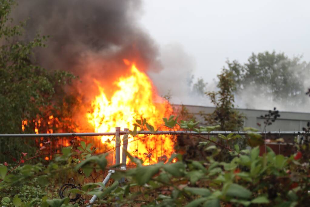 Uitslaande brand in voormalige zadelfabriek