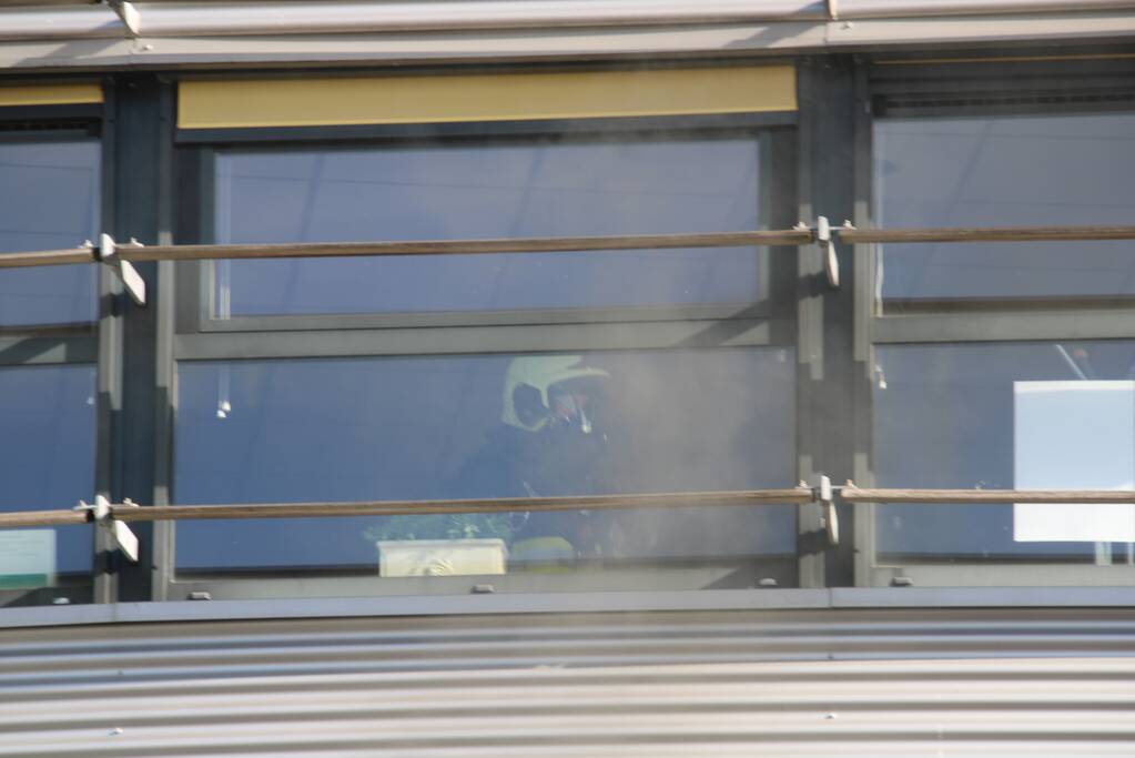 Veel rook bij brand in winkel