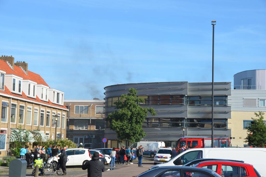 Veel rook bij brand in winkel