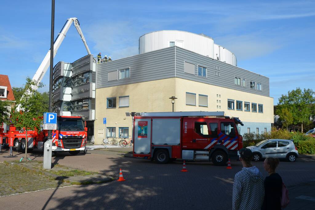Veel rook bij brand in winkel