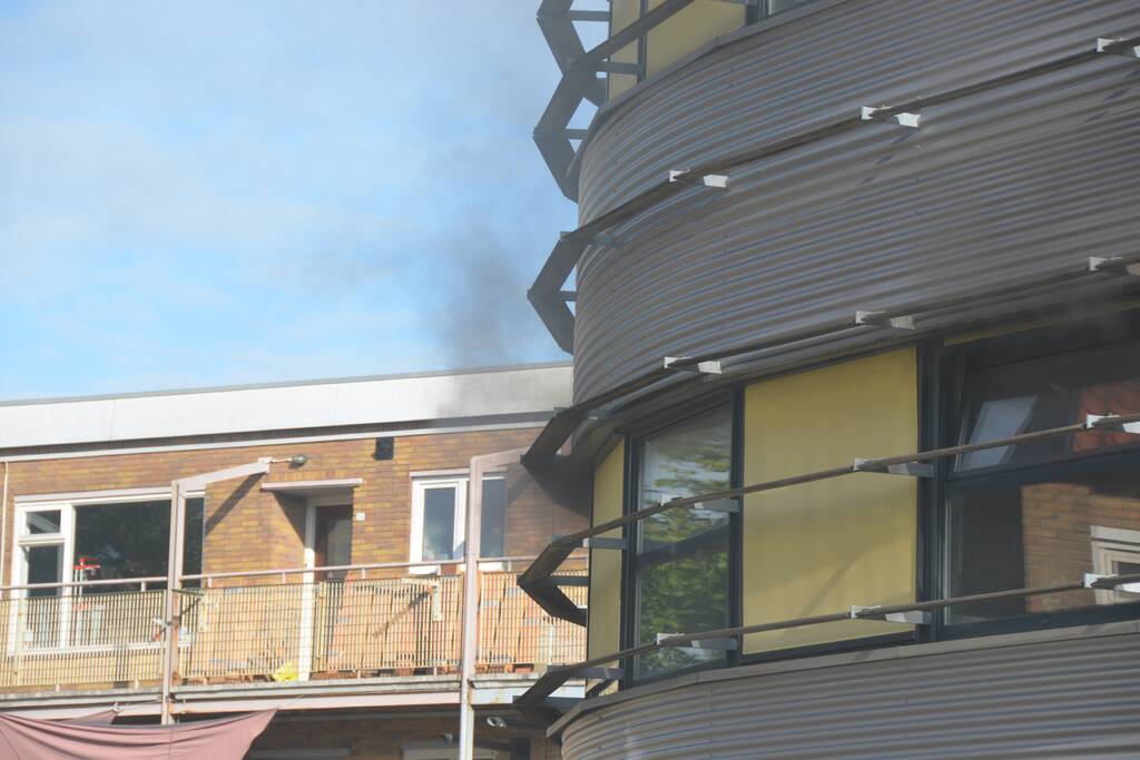 Veel rook bij brand in winkel