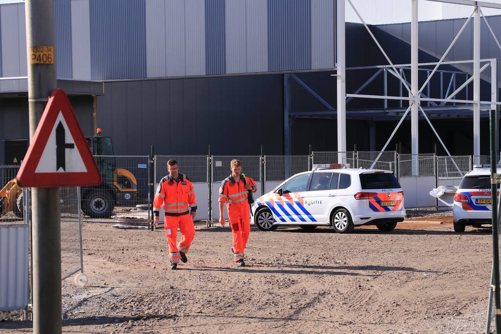 Drie personen gewond geraakt op bouwplaats na omvallen hoogwerker