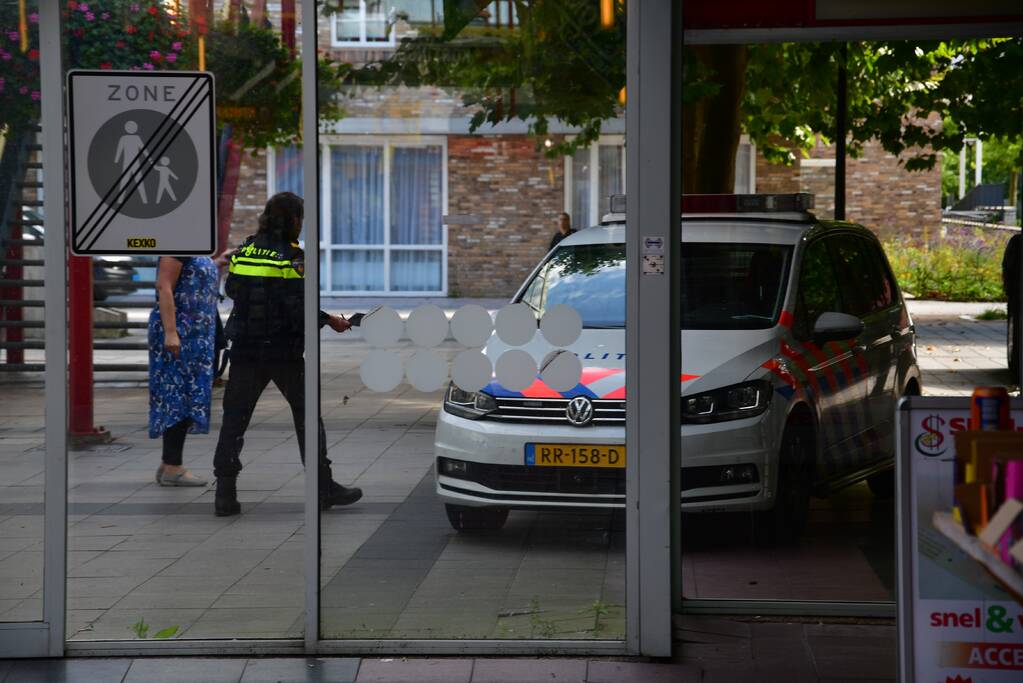 Jongeman pleegt met steekwapen overval op Primera in winkelcentrum 't Lelycentre