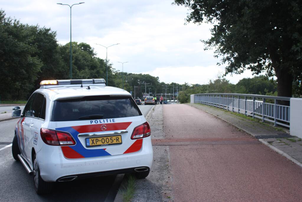 Bestuurder let niet op en botst op voorganger