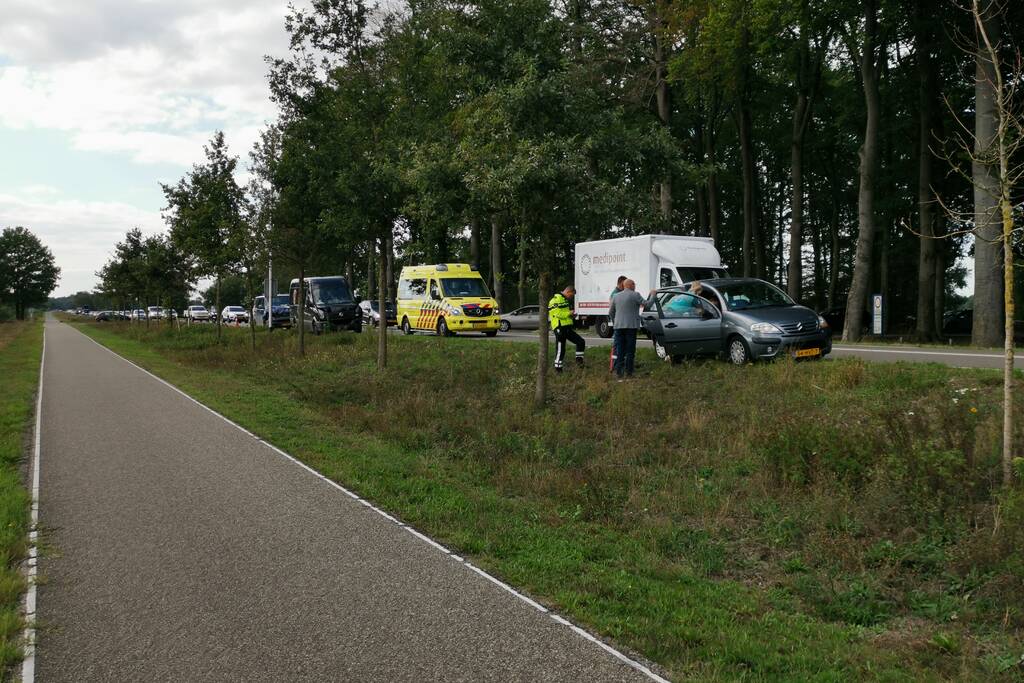 Vier voertuigen betrokken bij kop-staart aanrijding