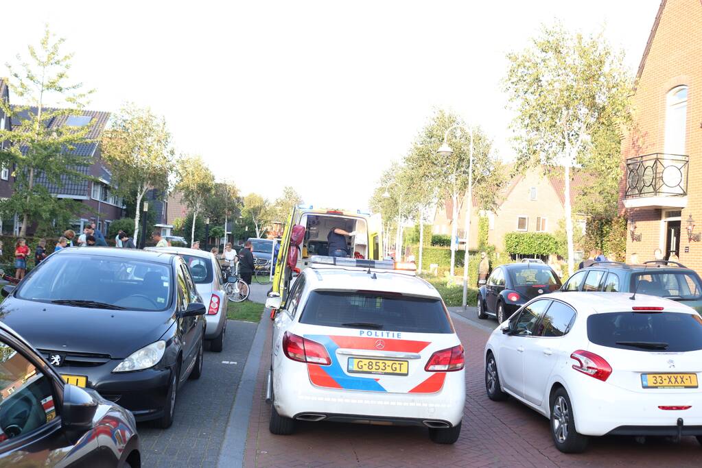 Gevallen fietser zorgt voor traumahelikopter in woonwijk
