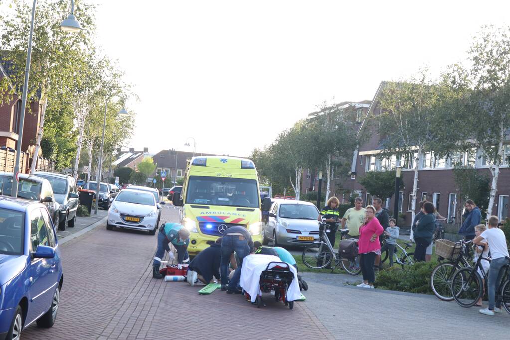 Gevallen fietser zorgt voor traumahelikopter in woonwijk