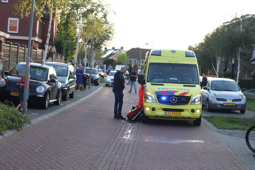 Gevallen fietser zorgt voor traumahelikopter in woonwijk