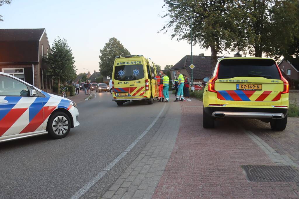 Fietser zwaargewond na aanrijding