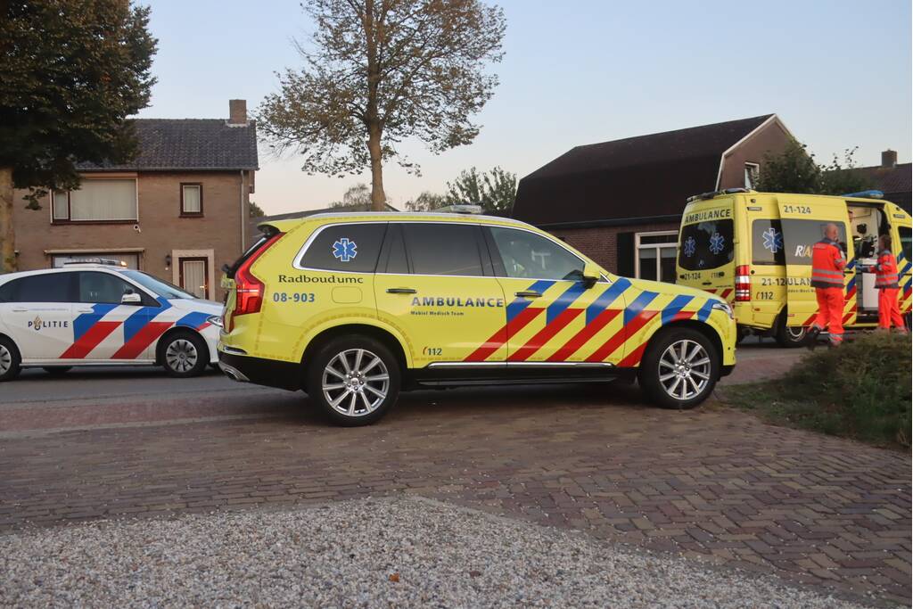 Fietser zwaargewond na aanrijding