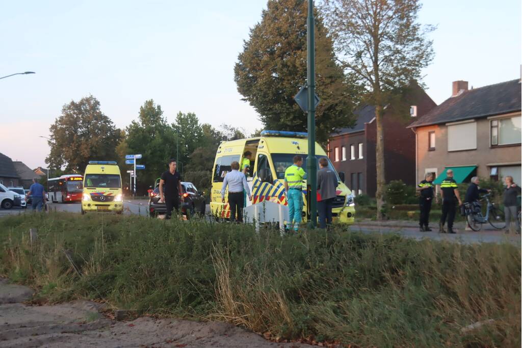 Fietser zwaargewond na aanrijding