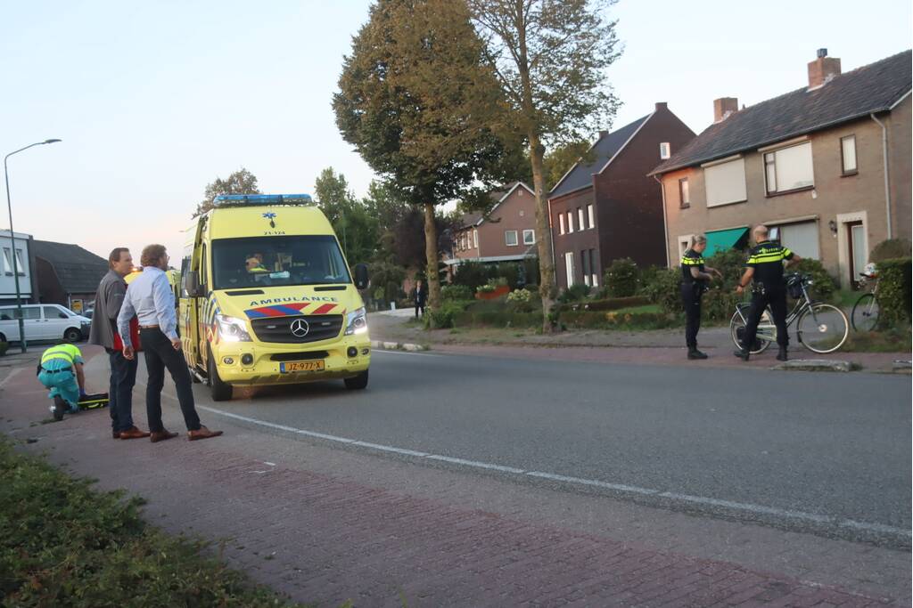 Fietser zwaargewond na aanrijding