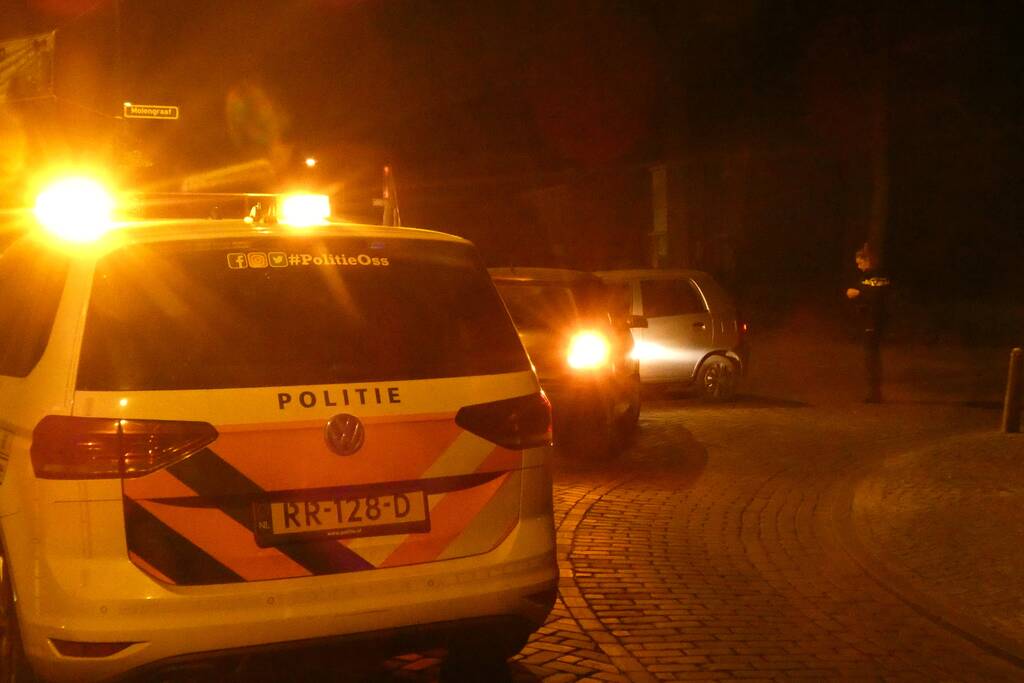 Aanhouding na aanrijding tussen twee auto's