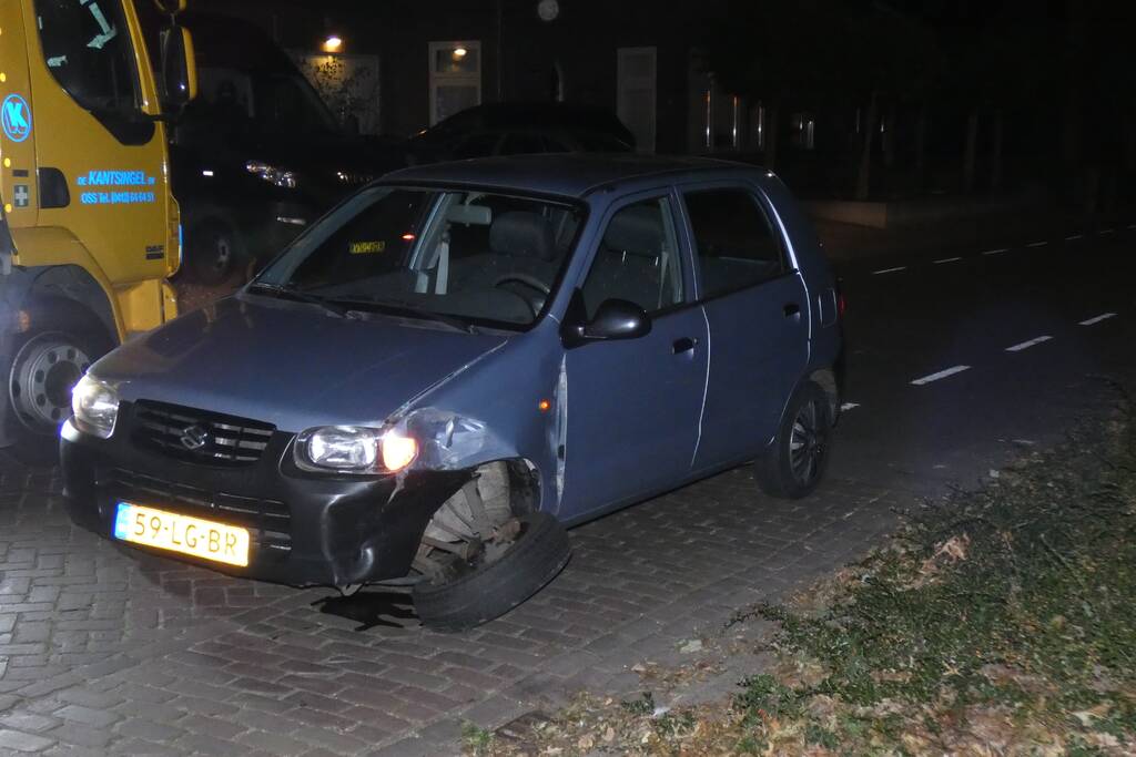 Aanhouding na aanrijding tussen twee auto's