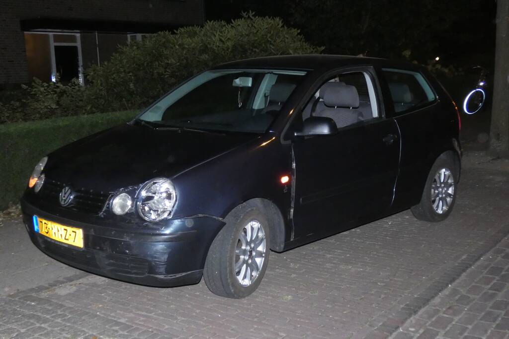 Aanhouding na aanrijding tussen twee auto's