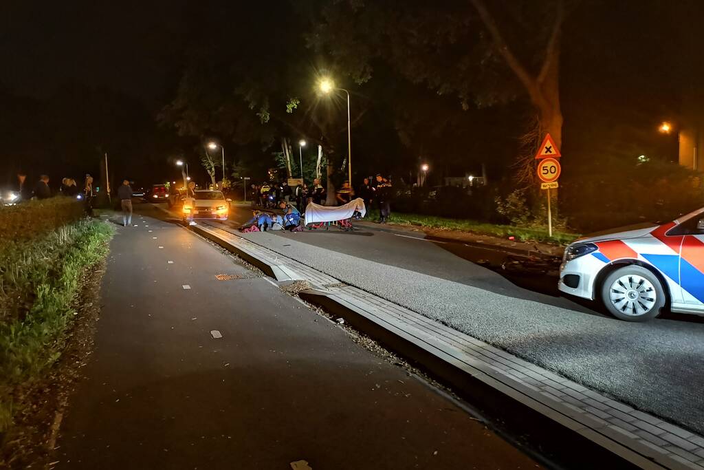 Fietsster gewond na aanrijding met auto