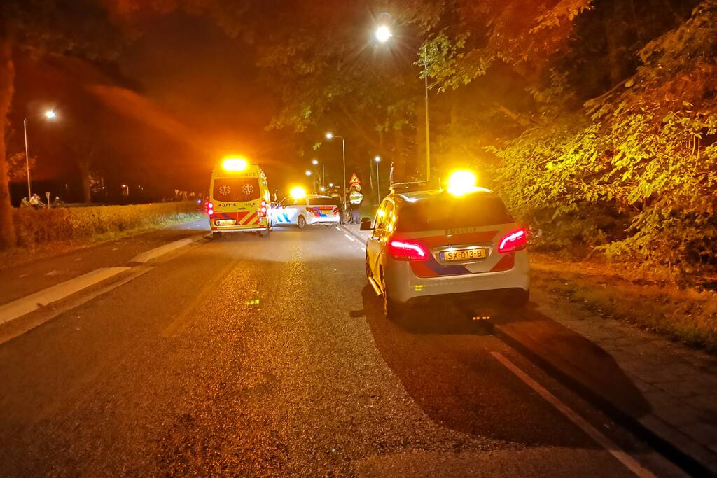 Fietsster gewond na aanrijding met auto