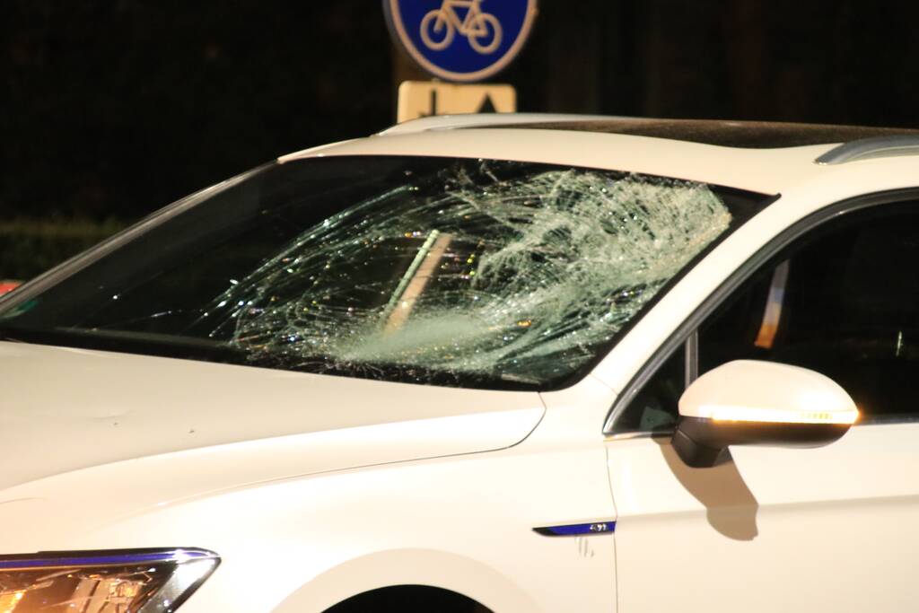 Fietsster gewond na aanrijding met auto