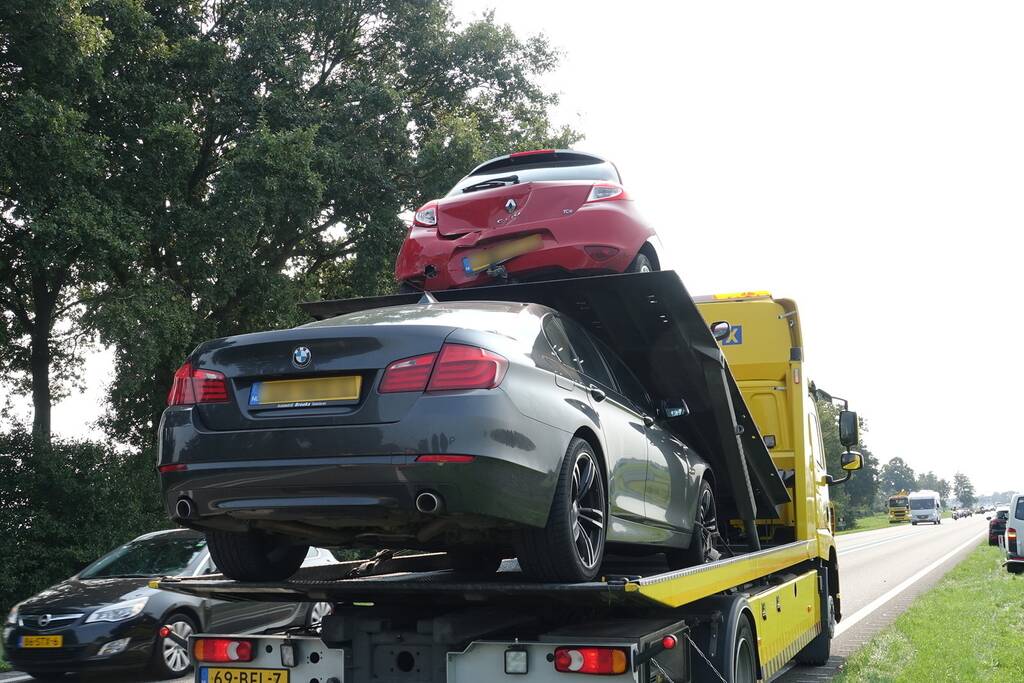 Vier voertuigen betrokken bij kop-staart verkeersongeval