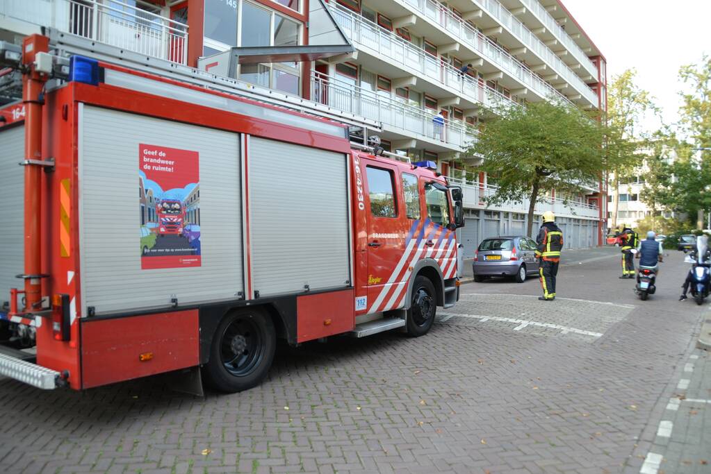 Magnetron in flatwoning vliegt in brand