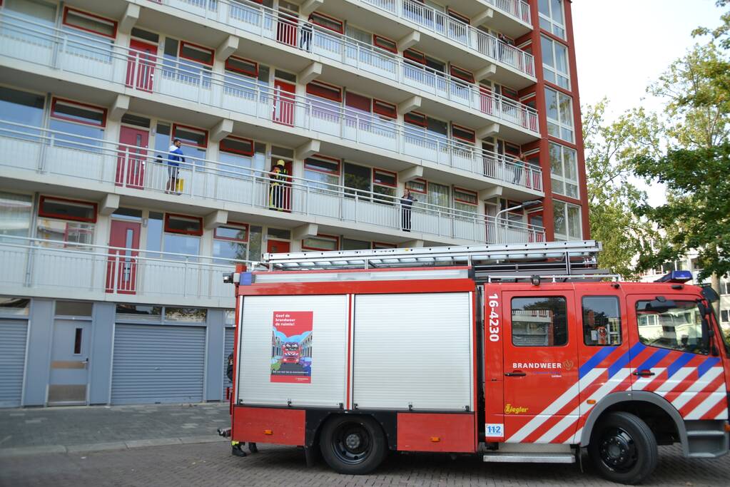 Magnetron in flatwoning vliegt in brand