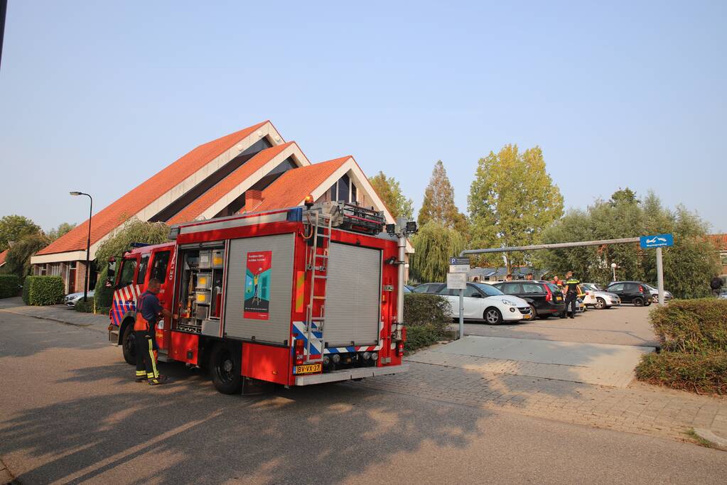 Brandweer bevrijdt kind uit vergrendelde auto