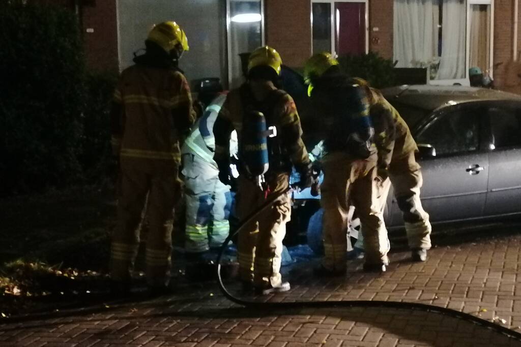 Auto verwoest na brand