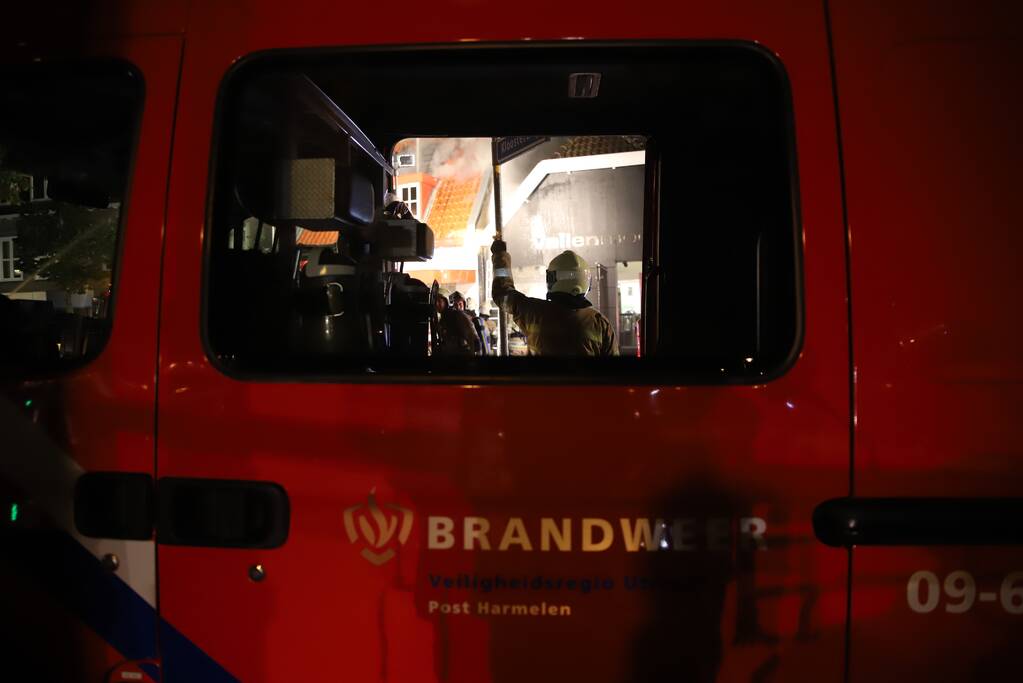 Grote uitslaande brand in cafetaria