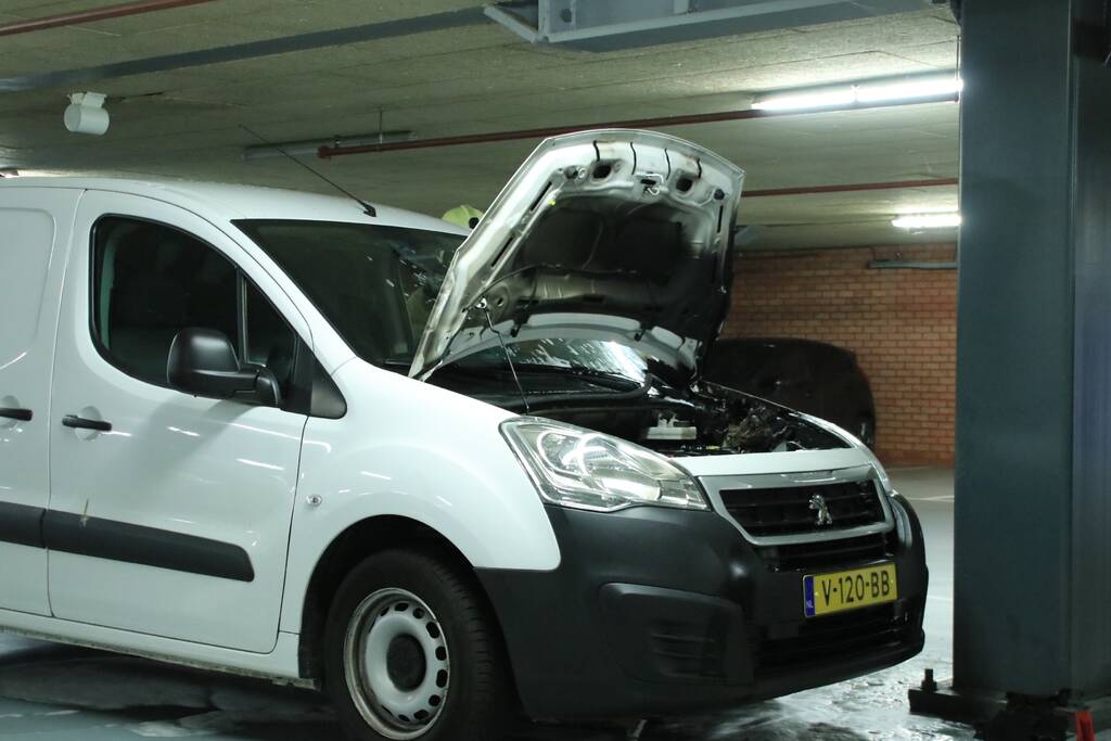 Autobrand in parkeergarage