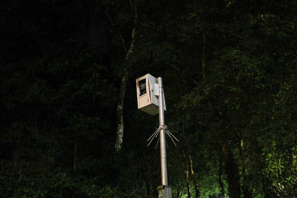 Flitspaal opgeblazen met zwaar illegaal vuurwerk