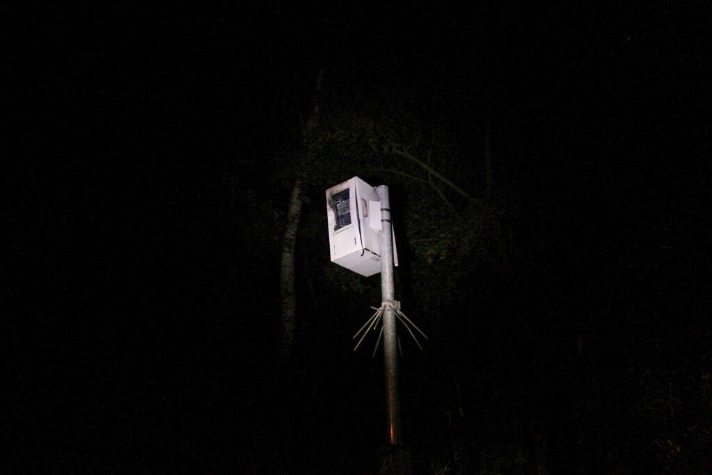 Flitspaal opgeblazen met zwaar illegaal vuurwerk