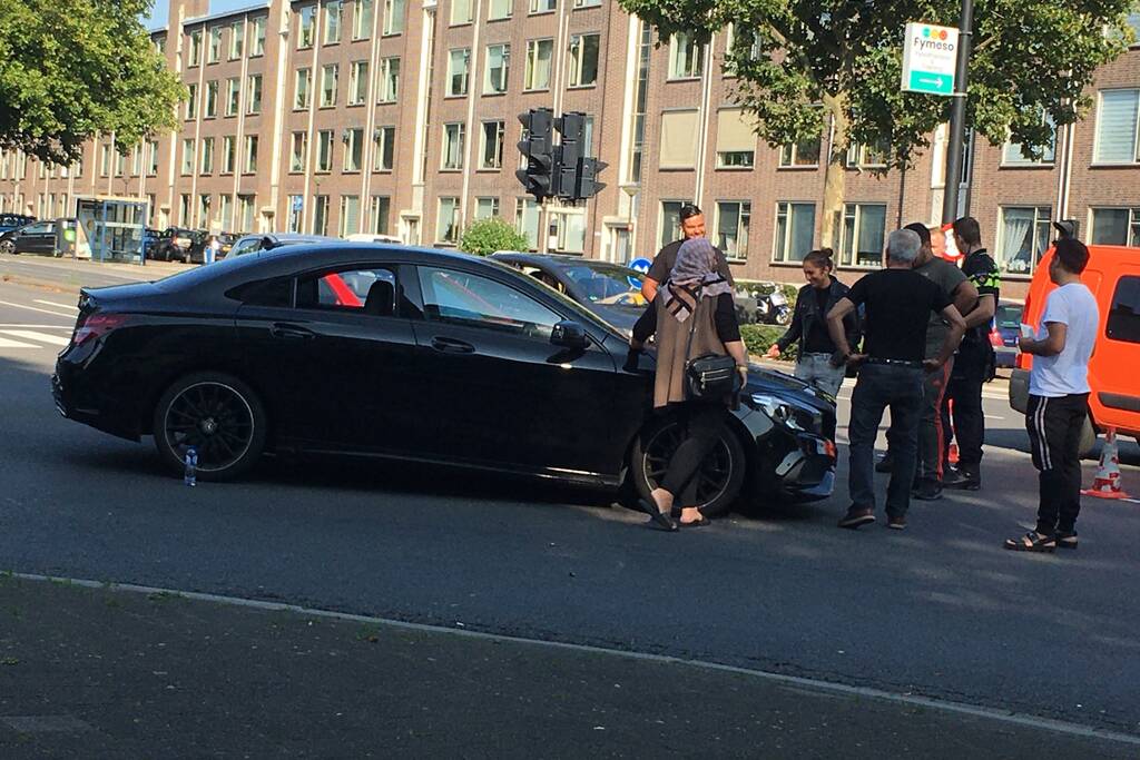 Flinke schade na botsing op kruising