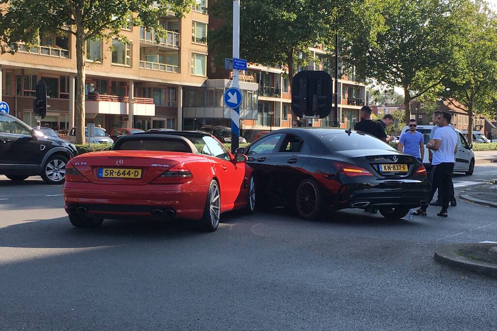 Flinke schade na botsing op kruising