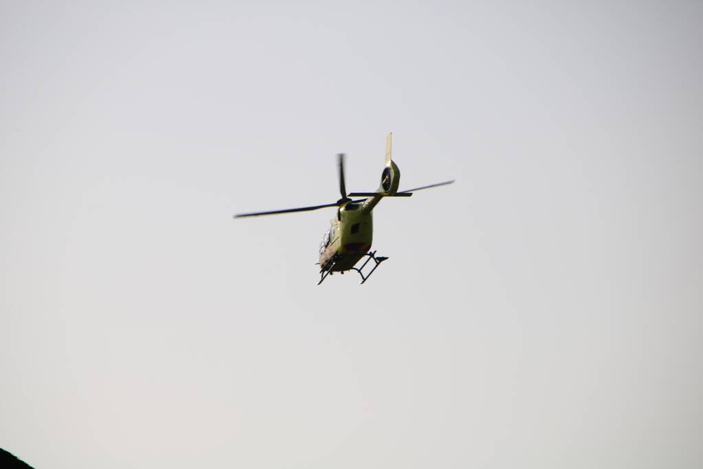 Fietser zwaargewond na crash tegen scooter