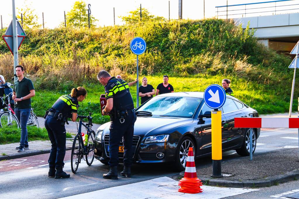 Fietser gewond bij aanrijding met een personenauto