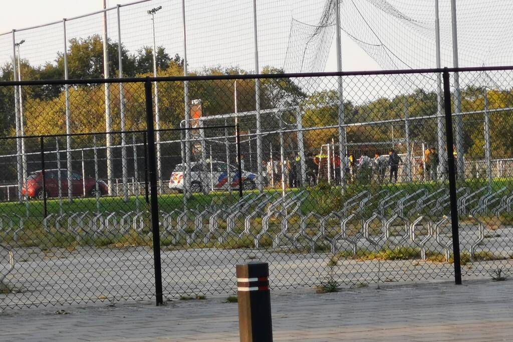 Politie inzet op sportpark na overlast