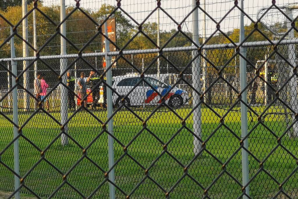 Politie inzet op sportpark na overlast