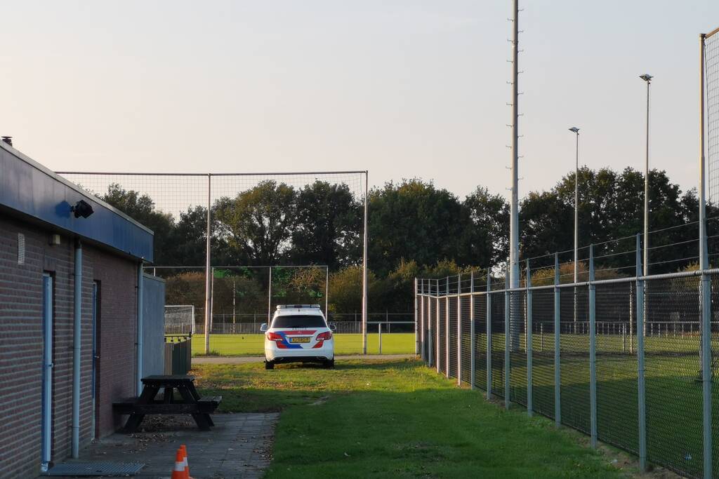 Politie inzet op sportpark na overlast