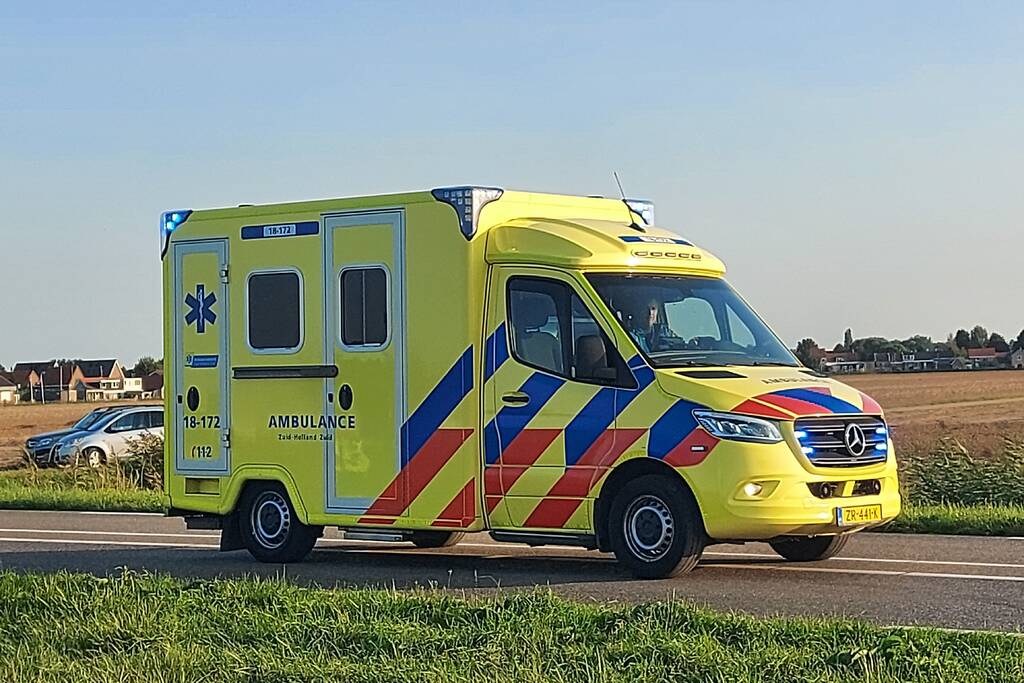 Persoon valt van ladder en raakt zwaargewond