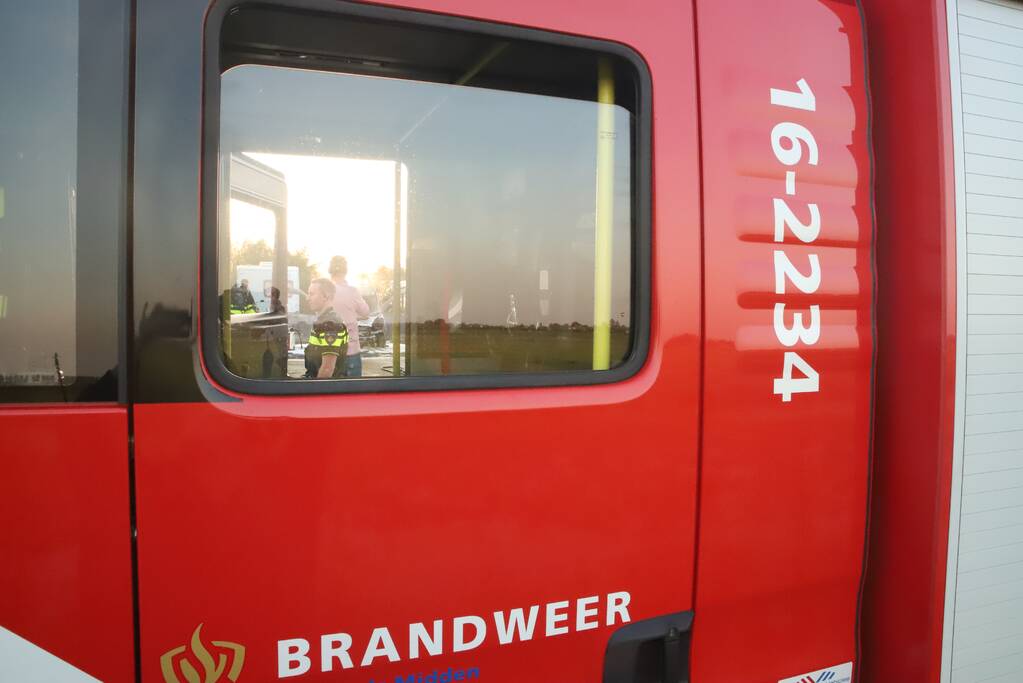 Bestelbus van installatiebedrijf brandt uit