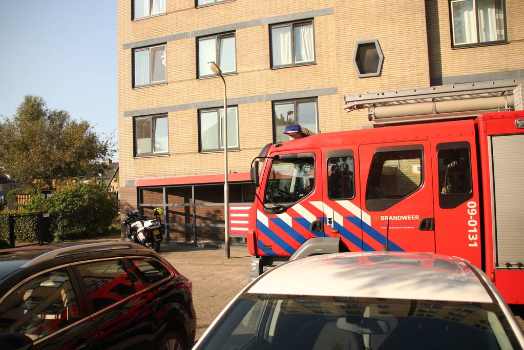 Flatwoning onder water gelopen door kapotte leiding