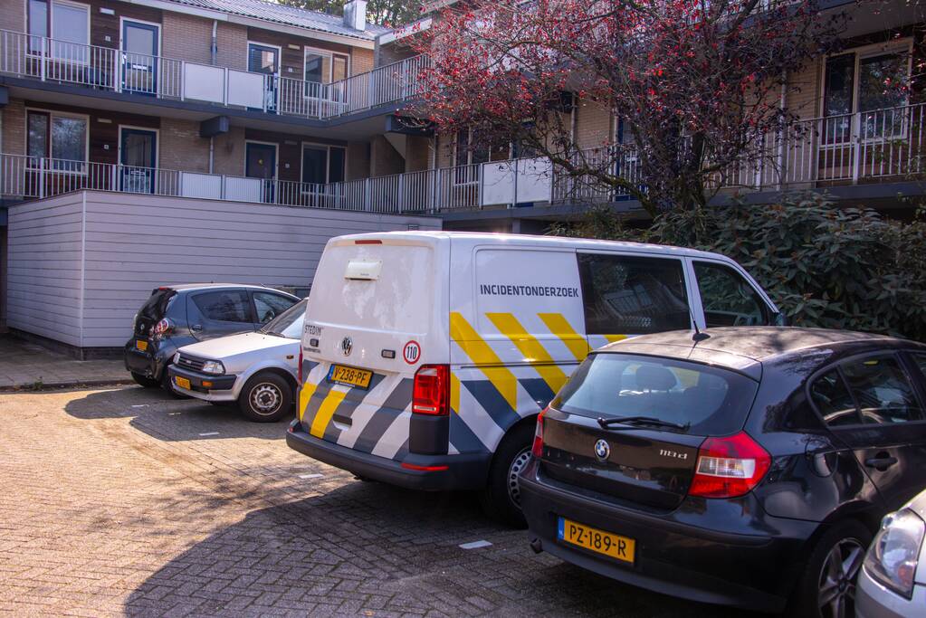 Woningen ontruimd bij flinke brand