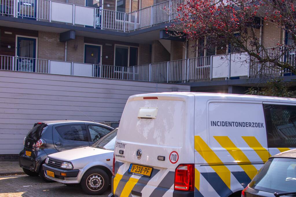 Woningen ontruimd bij flinke brand