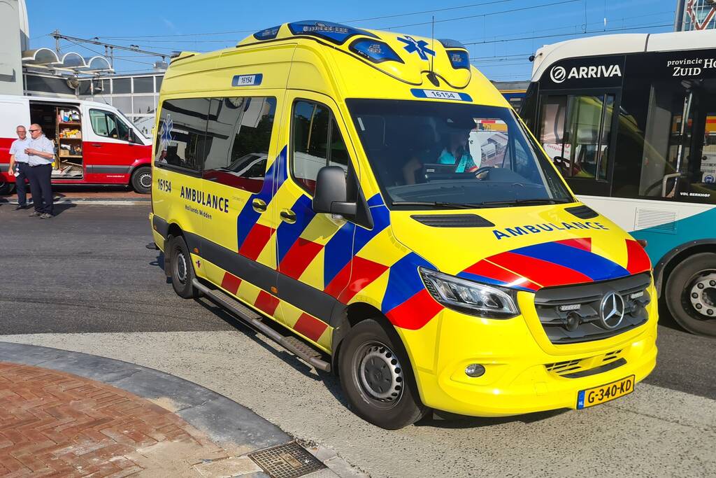 Vrouw op leeftijd aangereden door stadsbus